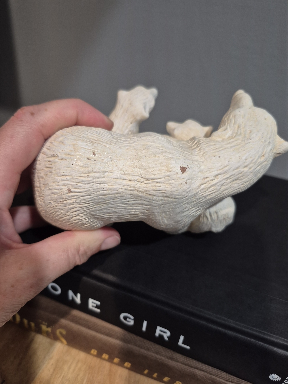Polar Bear Family Heavy Resin Figurine - Picture 9 of 10